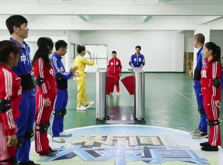 新闻大求真 过地铁闸机跟随的人会被夹吗？