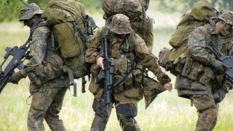 狂飙军情 特种兵大背包里到底有啥