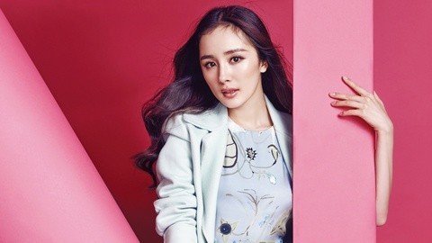 Cover star 萌妈杨幂：小女人有大胸怀