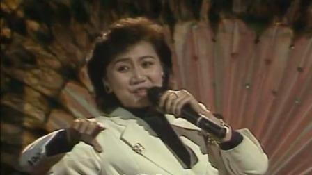 央视1986春晚 张德兰《春光美》，歌声美妙台风大方