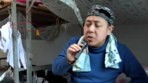 唱罢吹灯 打工仔搞笑演绎《逆流成河》被老婆揍了