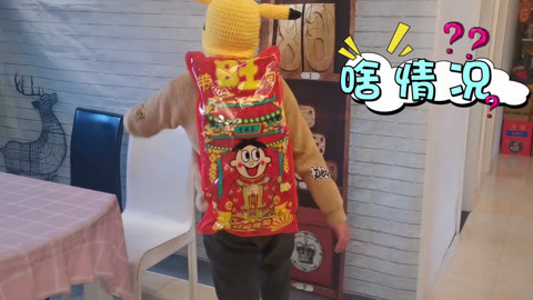 梁小轩和轩妈试吃各种美食 这装备让你成为最靓的仔