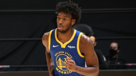 NBA热辣资讯 怀斯曼训练转身暴扣！球迷：期待大聪明能早点站起来！