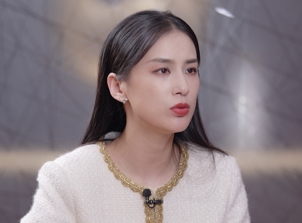星月对话 黄圣依 乘风破浪重压前行