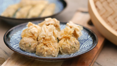 曼食快语 晴雯最爱豆腐皮包子