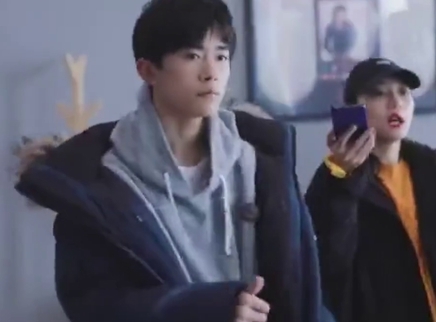 Honor易烊千玺影视资源站 揭秘舞台王者千玺solo的状态