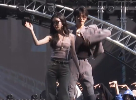 孟子义王星越舞台超吸睛