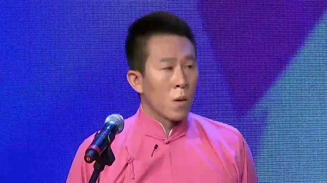 太逗了，平均十秒一个笑点，观众笑的前仰后合！