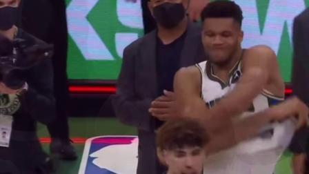 NBA热辣资讯 来自总冠军的认可！字母哥赛后主动跟三球互换球衣！