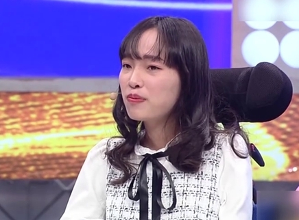 跨时代战书 渐冻人少女现场制作手工泥人