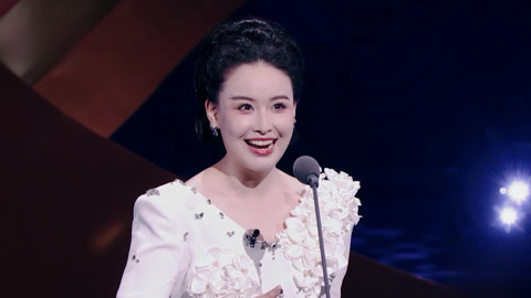 徐铭聪搭配京胡台风大气 王饼深情演唱感动众人