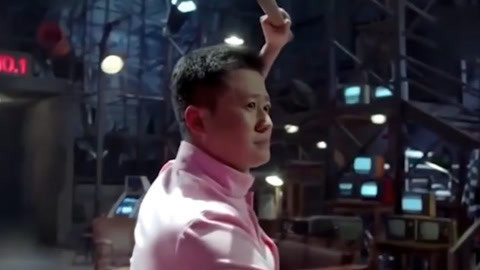 屏行星乐汇 吴京拄双拐是得了什么病？