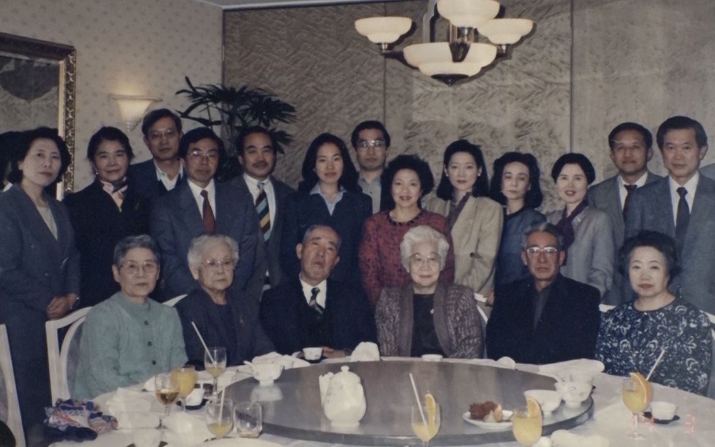 我住在这里的理由 第二季 这桌日本人大都参加过开国大典？！