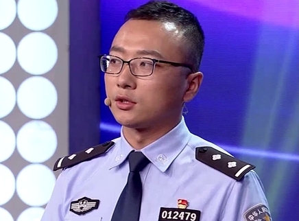 跨时代战书 哥哥挑起生活重担