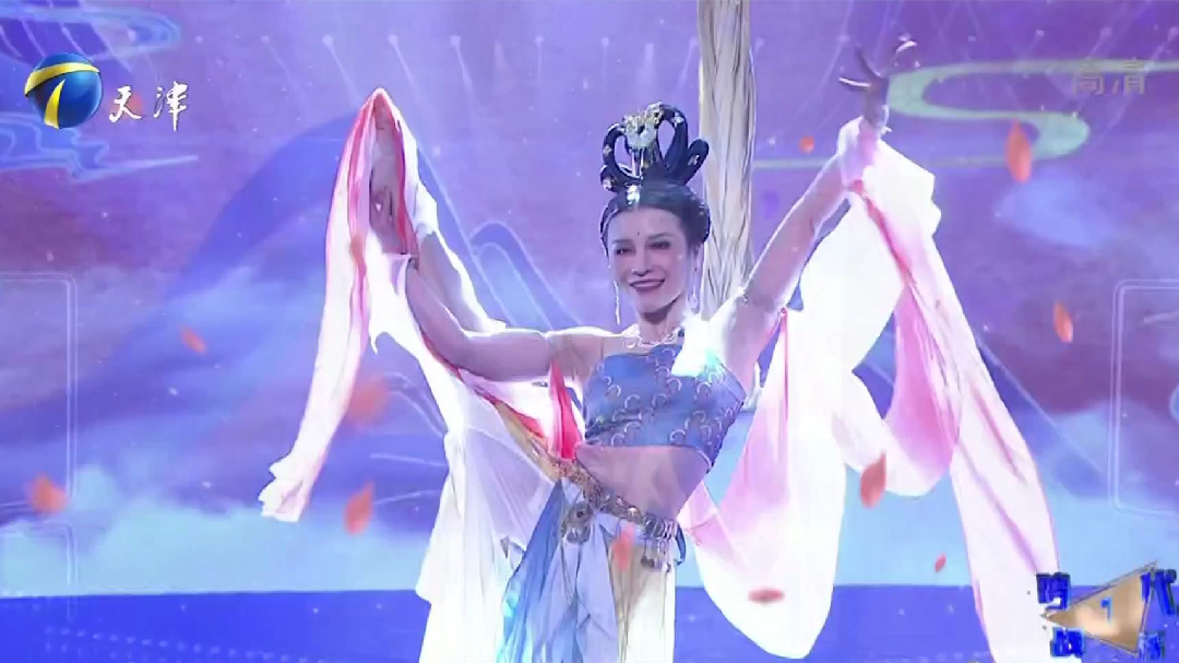 跨时代战书 “瑜伽皇后”现场演绎飞天舞蹈