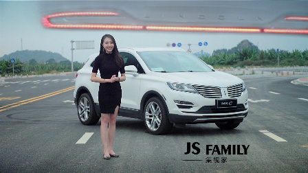 经典与时尚碰撞出的美式豪华车，美女测试林肯MKC