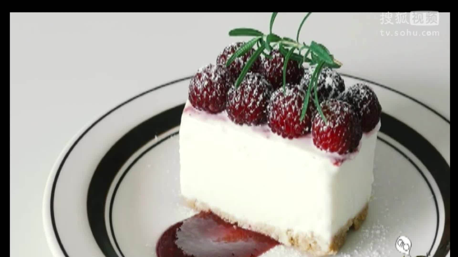 美&middot;食 酸甜可口的覆盆子奶油芝士蛋糕，就算热量再高也忍不住吃上几口