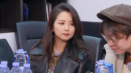 “无眠之辈”主题演出开启，何洁彩排泪流不止