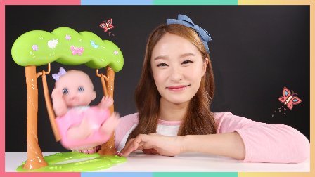 凯利和玩具朋友们 凯利的仿真婴儿洋娃娃和她的秋千玩具过家家游戏 96