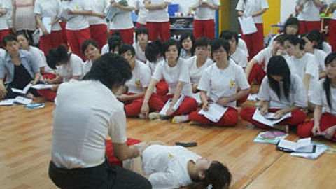 健康解码 2013 健康解码之冬病夏治来帮忙 呼吸系统更健康（上）