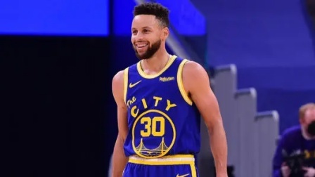 NBA热辣资讯 库里达成3000记三分里程碑 历史第一人！