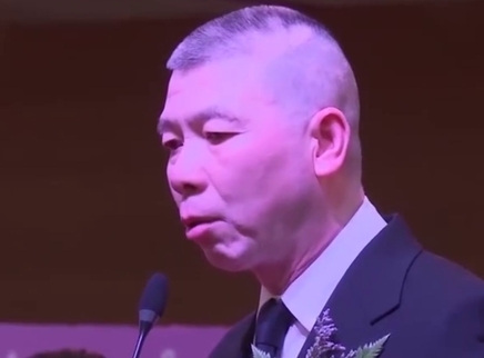 娱乐新鲜爆 冯小刚针对被罚20亿传闻