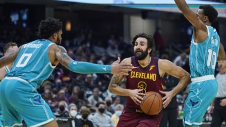 NBA常规赛-小桥30+7 三球17+6 黄蜂击败骑士迎连胜