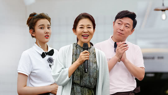 第10期：黄渤倪萍主持颁奖典礼爆笑全场