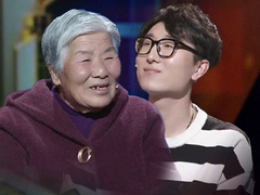 85岁奶奶坚持学英语 带领8个孙辈考上大学