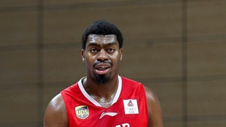 CBA 18/19赛季 广厦vs青岛第一节：约翰逊篮下单打势不可挡！青岛首节领先广厦