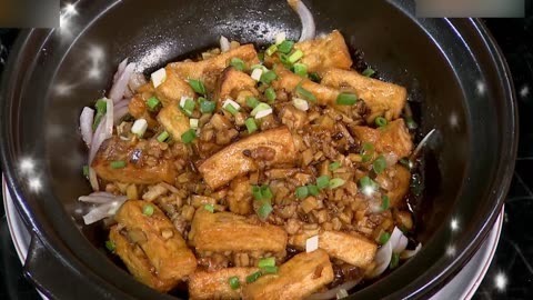 蜜汁虾球加红酒酸甜酥爽 秘制菌菇豆腐包下饭