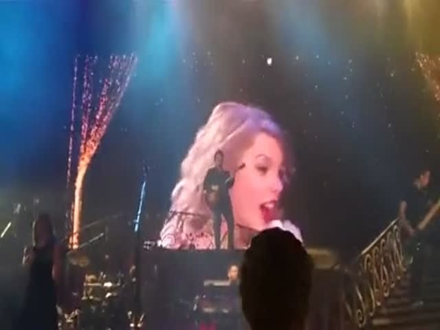 Taylor Swift Sparks Fly 饭制版-Taylor Swift (泰勒·斯威夫特)