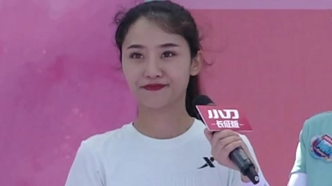 小学老师含泪感谢离世外婆 姐妹花拿喇叭互相吐槽