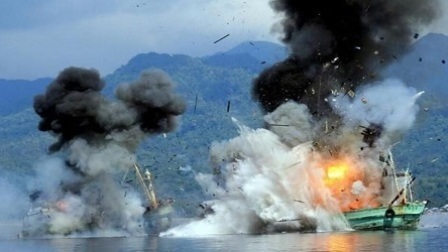 两国剑拔弩张突然在南海出手 双方士兵持枪对峙