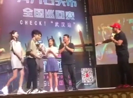 峰记本-李易峰资源博 导演韩延拍摄“子弹时间”