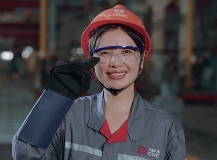 第8期：“电焊花木兰”易冉