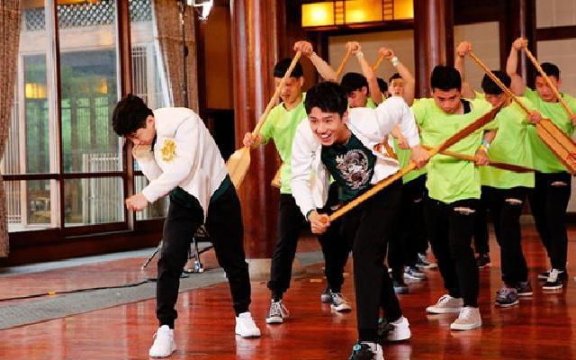 高能少年团 《高能少年团》第5期：少年团身高体重大曝光 董子健竟成体重担当