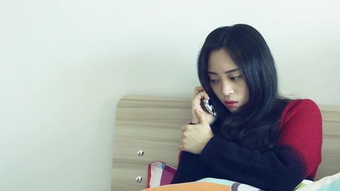 学校里的疯子 把女神当狗溜的下场就是这样