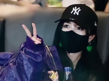 杨幂为《平原上的火焰》做宣传