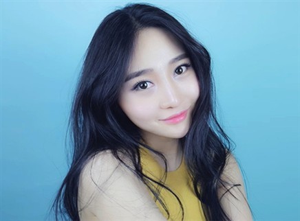 美芽 丢掉沉闷 假期出游轻妆上阵
