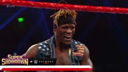 WWE RAW 2019 【RAW 06/03】二柱子在擂台底下躲猫猫