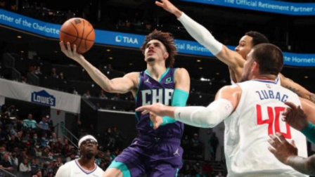 2021-2022赛季NBA集锦 25分大胜黄蜂!末节轰31-14,泰伦卢执教真强