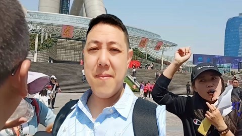 唱罢吹灯 灯哥好嗨哟，带你观看上海历史博物馆，精彩场面让人陶醉