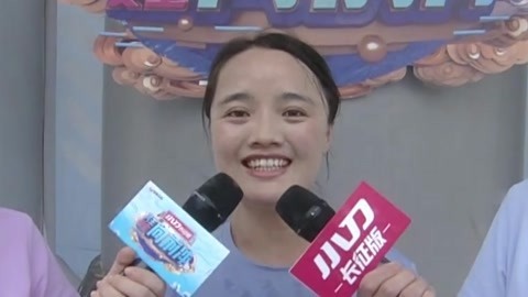 合肥姑娘反应神速上高台 摔跤运动员秒变落汤鸡
