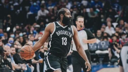 NBA常规赛-杜兰特三双 阿德23分 篮网逆转76人迎首胜
