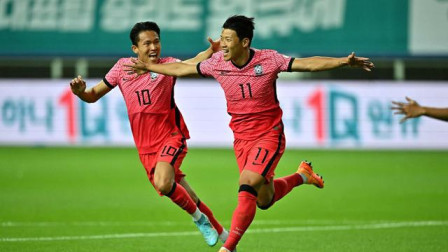 国际足坛辣报 孙兴慜任意球直挂死角黄喜灿爆射得手 韩国2-0十人智利