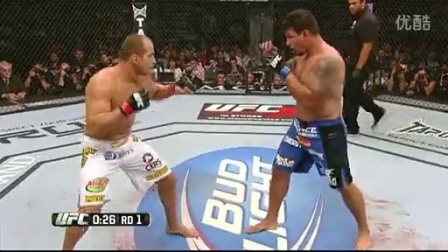 UFC无限制格斗 2012 UFC146比赛精彩集锦：多斯桑托斯首次卫冕