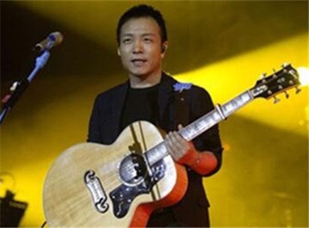 娱乐急先锋 摇滚才子许巍《此时此刻》巡演