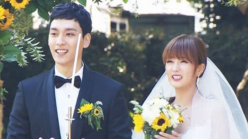 普美泰俊甜蜜过圣诞