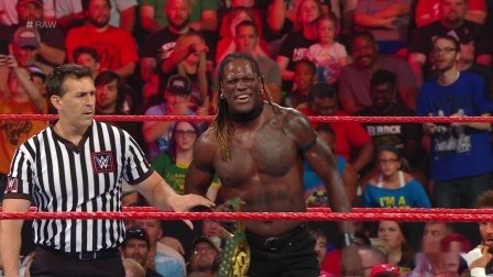 WWE RAW 2019 【RAW 07/29】二柱子被众星泰山压顶